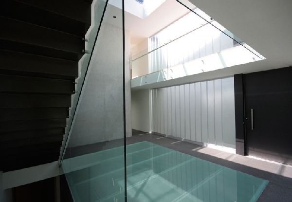 Modern-Glass-Flooring Glass Flooring and its pro and cons