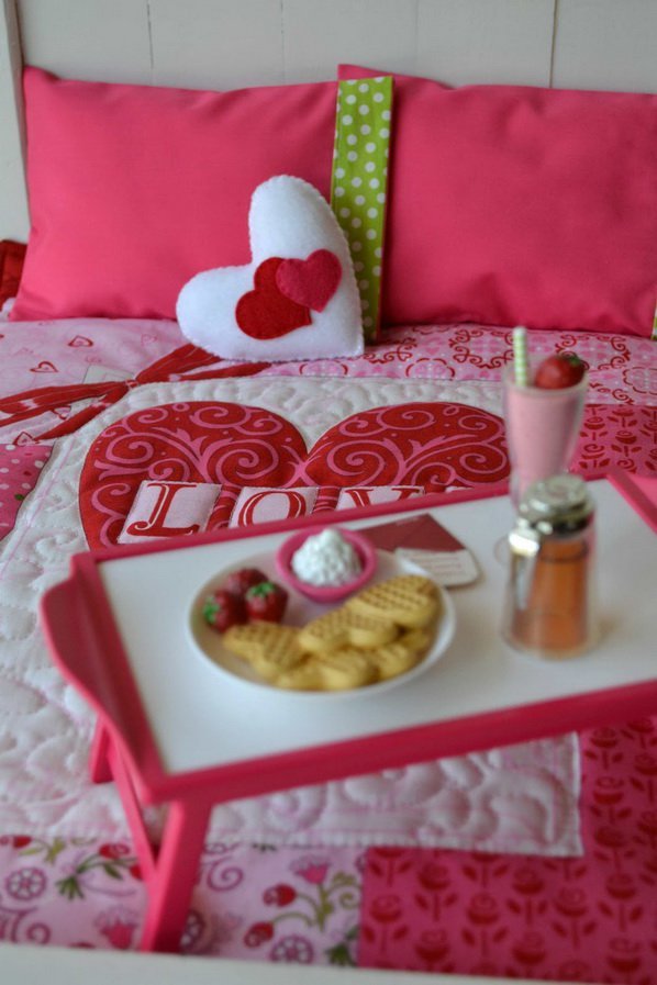 Romantic-Bedroom-Decorations-and-Bedding-Sets-for-Valentines-Day-2013_32 How to decorate home for Valentine’s Day?